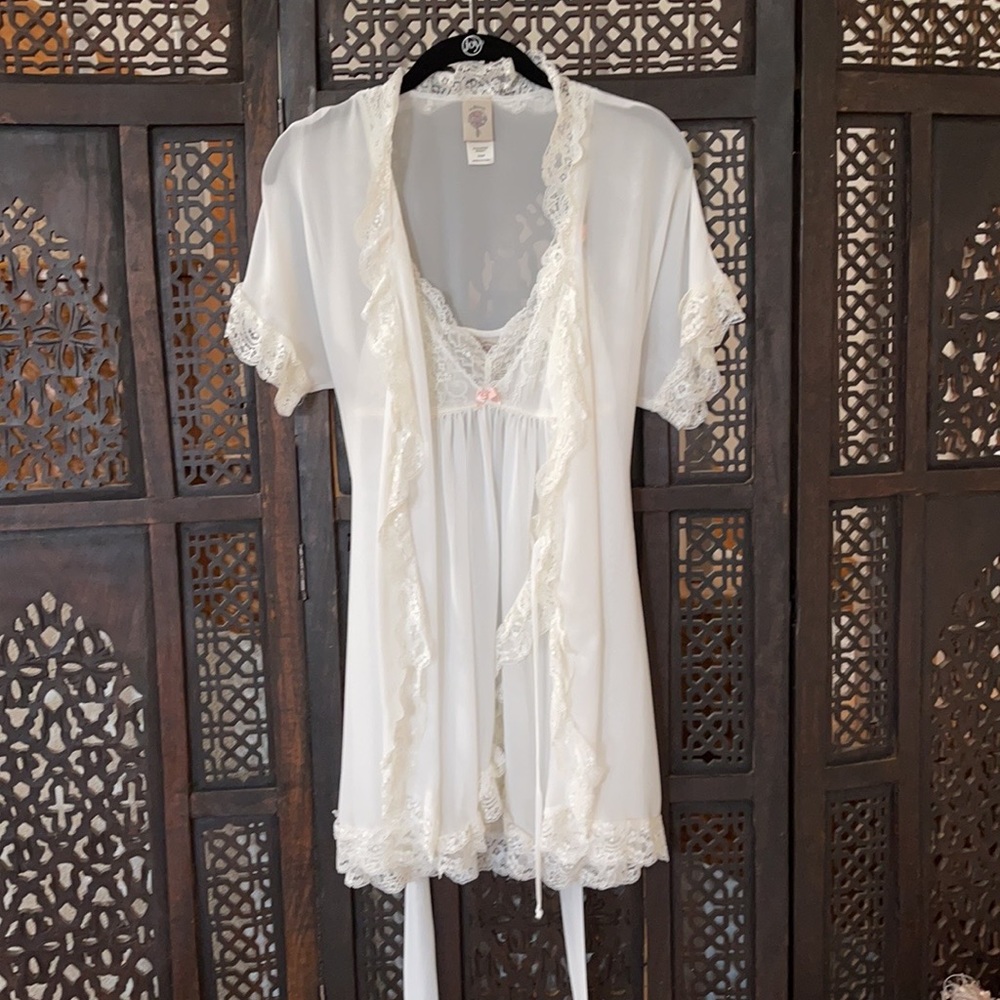Nightgown and Robe